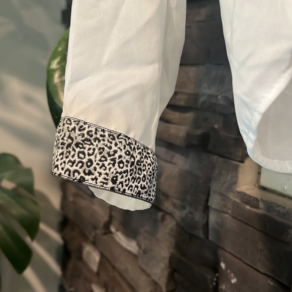 Zara blouse with leopard print detail - Picture 2 of 6